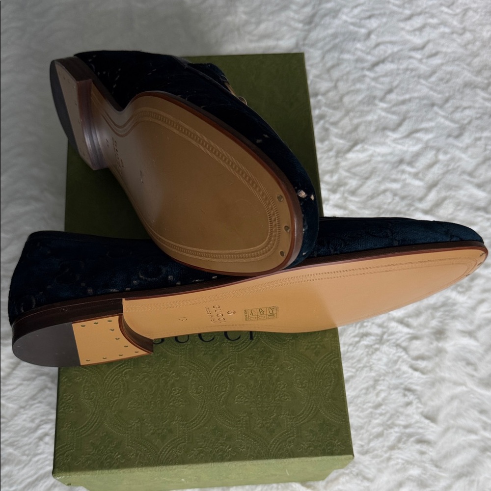 Authentic Gucci Navy Velvet Horsebit Loafers - Picture 4 of 7